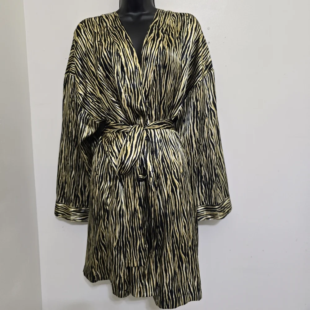 vintage‎ EVANDALE Intimates size M/L Silky Satin Animal Print Robe Black Gold